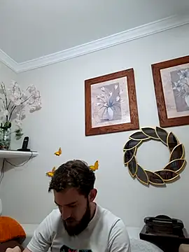 jorgeeetee18 online show from April 2026 07:44:02 PM