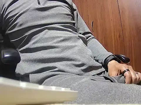 Snapshot of Ponpeo chatting on May 2026 04:32:02 AM Ponpeo online show from May 2026 04:32:02 AM