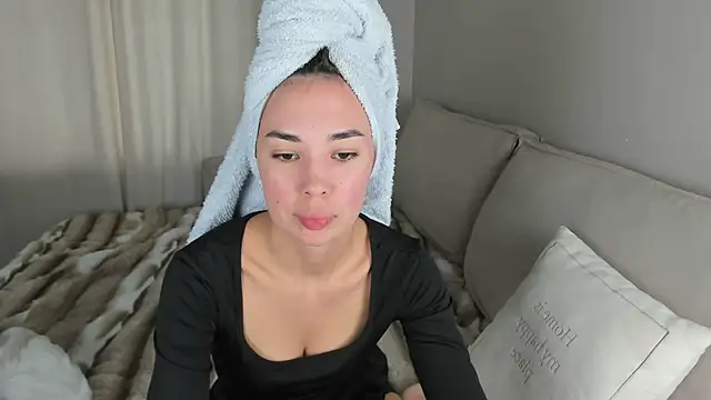 nilliluv online show from April 2026 05:36:02 AM