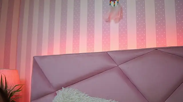 Snapshot of SabrinaHope chatting on February 2025 11:57:02 PM SabrinaHope online show from February 2025 11:57:02 PM