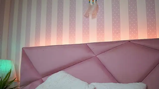 Snapshot of SabrinaHope chatting on February 2025 12:08:02 AM SabrinaHope online show from February 2025 12:08:02 AM