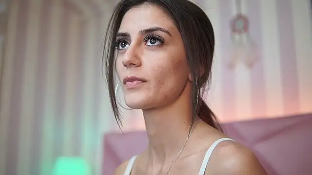 Snapshot of SabrinaHope chatting on February 2025 09:37:01 PM SabrinaHope online show from February 2025 09:37:01 PM