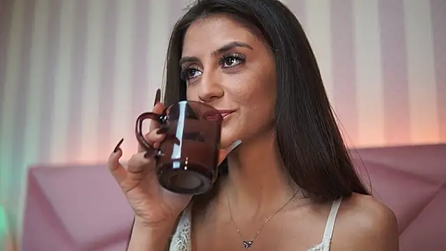 Snapshot of SabrinaHope chatting on February 2025 04:39:02 AM SabrinaHope online show from February 2025 04:39:02 AM