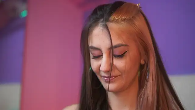 Snapshot of SabrinaHope chatting on November 2025 10:09:01 PM SabrinaHope online show from November 2025 10:09:01 PM