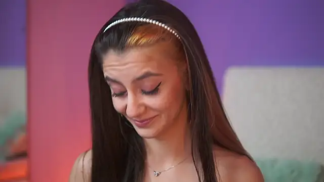 Snapshot of SabrinaHope chatting on November 2025 10:19:02 PM SabrinaHope online show from November 2025 10:19:02 PM