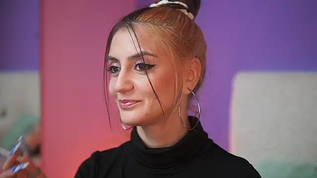 Snapshot of SabrinaHope chatting on November 2025 08:07:01 PM SabrinaHope online show from November 2025 08:07:01 PM