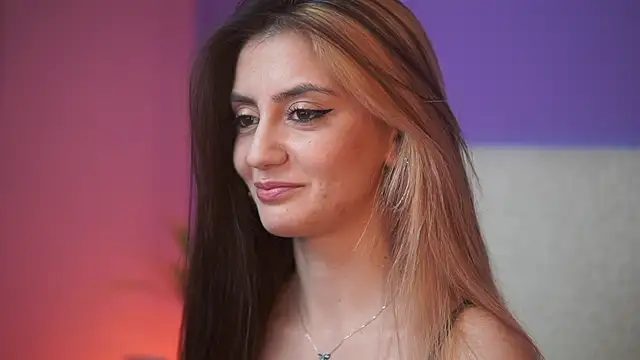 Snapshot of SabrinaHope chatting on November 2025 10:35:01 PM SabrinaHope online show from November 2025 10:35:01 PM