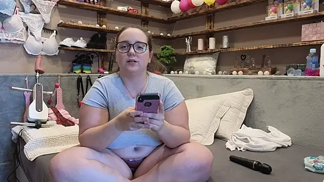 Snapshot of Kimberly-Caprice chatting on February 2025 11:30:01 AM Kimberly-Caprice online show from February 2025 11:30:01 AM