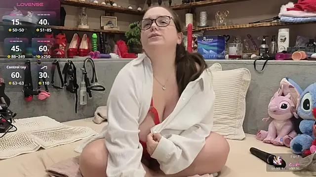 Snapshot of Kimberly-Caprice chatting on November 2025 07:25:01 PM Kimberly-Caprice online show from November 2025 07:25:01 PM