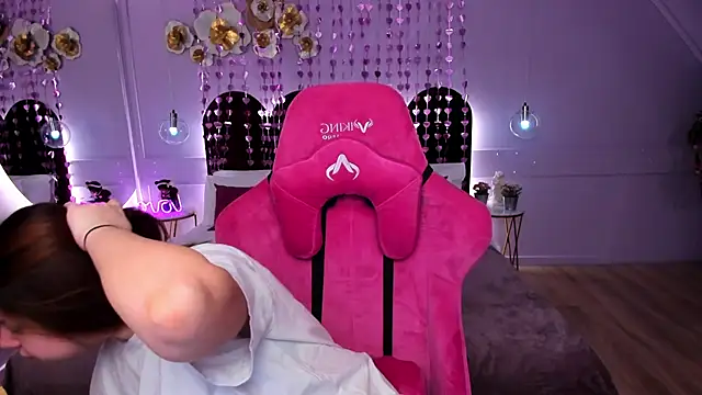 MelanieCarterr online show from February 2026 05:04:01 AM