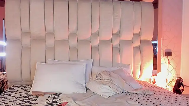 Isa Little Star online show from April 2026 03:49:02 AM