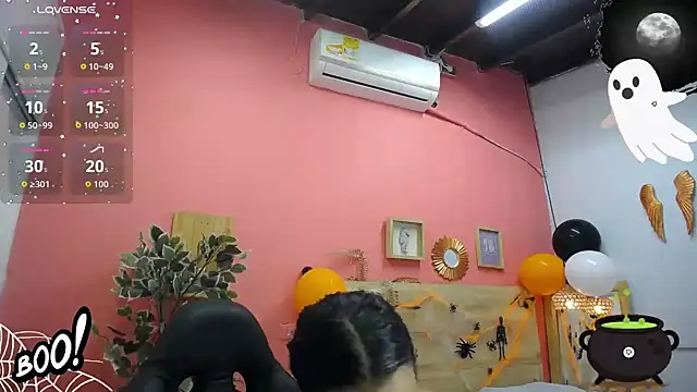 scarlet-foox online show from October 2025 01:50:02 PM