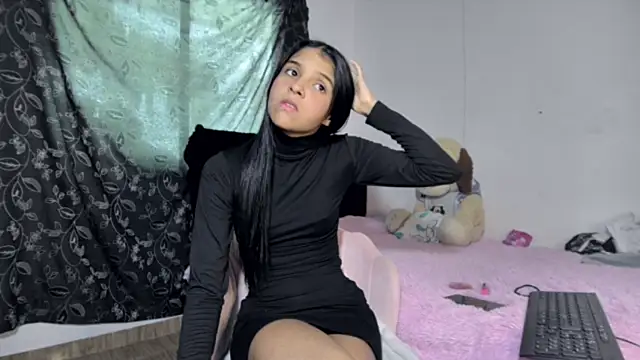 Snapshot of Michi_sexy chatting on April 2026 02:29:02 PM Michi sexy online show from April 2026 02:29:02 PM