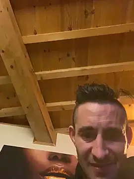 Bigkisslove online show from March 2026 04:40:02 AM