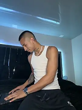 Snapshot of CJ_579 chatting on March 2026 01:20:01 AM CJ 579 online show from March 2026 01:20:01 AM