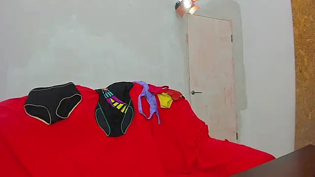 YourSuperModel online show from February 2025 10:38:02 AM