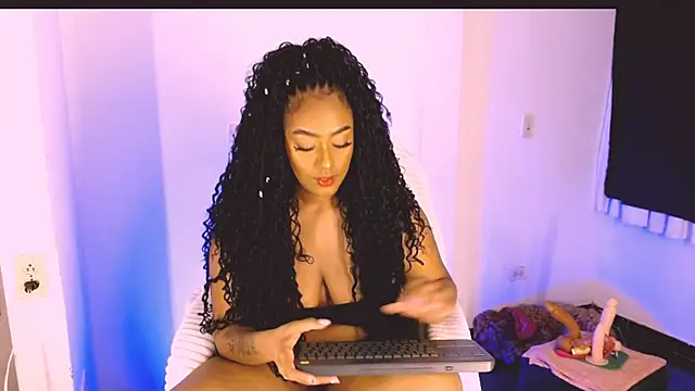 Snapshot of Emily_Williams12 chatting on September 2025 02:13:02 AM Emily Williams12 online show from September 2025 02:13:02 AM