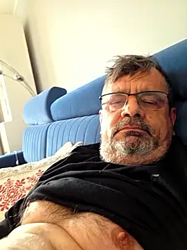 axecoman60 online show from February 2026 08:52:01 AM