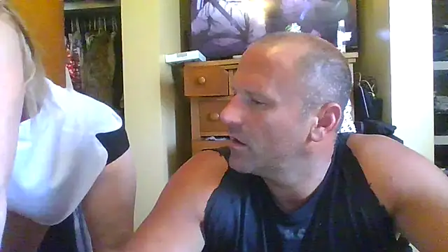 Snapshot of raybo715 chatting on June 2026 04:23:01 PM raybo715 online show from June 2026 04:23:01 PM