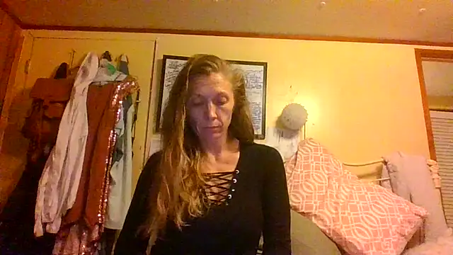 Snapshot of raybo715 chatting on June 2026 04:26:01 AM raybo715 online show from June 2026 04:26:01 AM