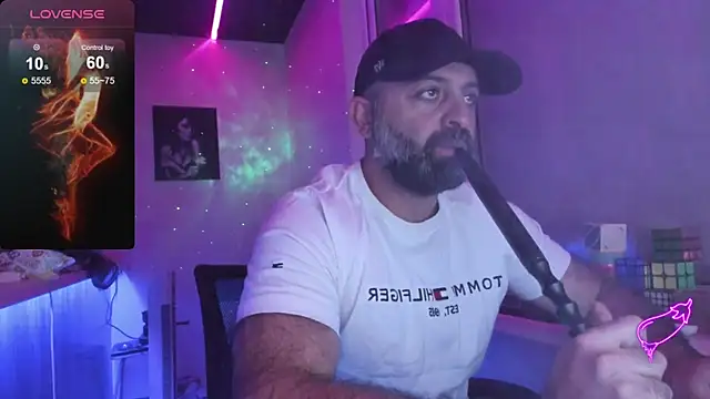 MAGABEAR077 online show from November 2025 07:37:01 PM