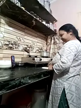 Kavya kapoor online show from March 2026 02:48:01 AM