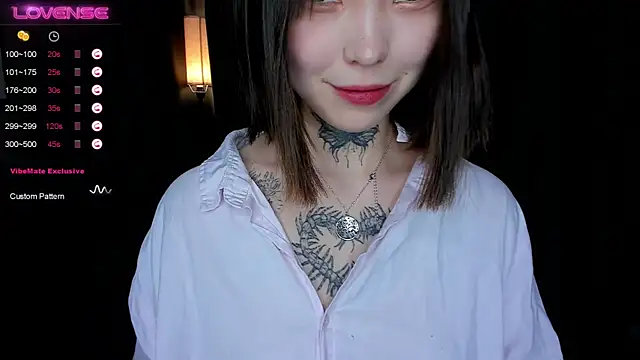 Snapshot of Dark_Ester chatting on December 2024 02:38:02 PM Dark Ester online show from December 2024 02:38:02 PM