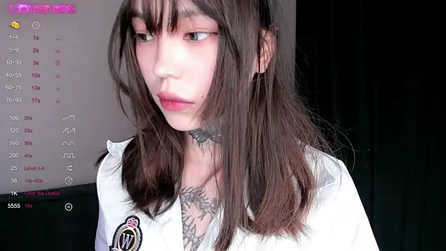 Snapshot of Dark_Ester chatting on September 2025 12:43:02 PM Dark Ester online show from September 2025 12:43:02 PM