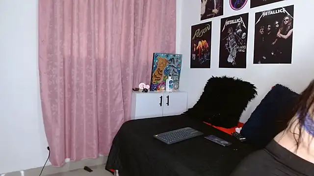 scarlett  morgan online show from December 2025 12:56:01 PM