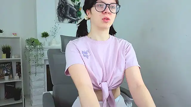 Baby Evalena online show from February 2026 09:02:02 AM