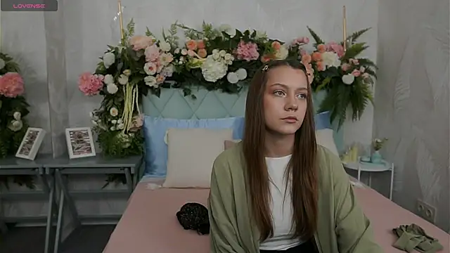 Snapshot of AliceBrayan chatting on February 2026 05:01:01 PM AliceBrayan online show from February 2026 05:01:01 PM