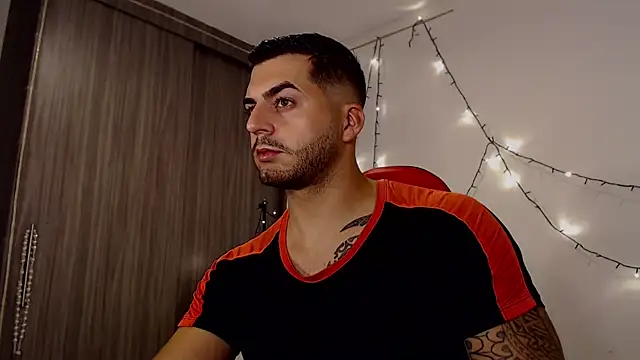 Snapshot of thomas_gun chatting on January 2025 05:03:01 AM thomas gun online show from January 2025 05:03:01 AM