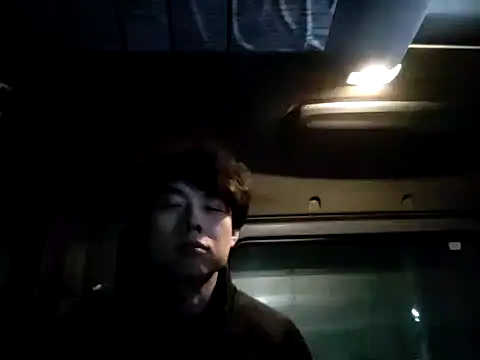 Snapshot of whitebriefboy chatting on January 2025 02:28:01 PM whitebriefboy online show from January 2025 02:28:01 PM