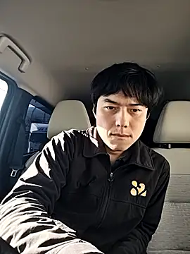 whitebriefboy online show from April 2026 11:02:01 PM