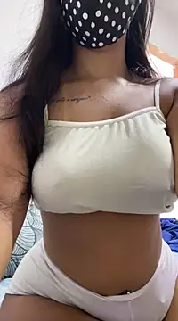 Snapshot of larissa1705 chatting on January 2025 03:39:02 PM larissa1705 online show from January 2025 03:39:02 PM