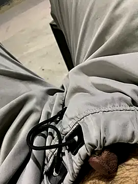 YawlingJingoist online show from December 2025 12:05:01 AM