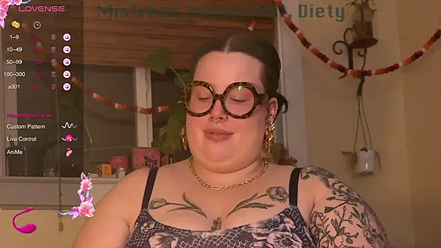 Snapshot of MissBika chatting on December 2024 09:02:02 AM MissBika online show from December 2024 09:02:02 AM