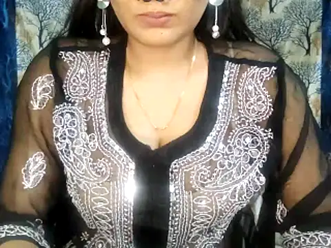 Aarvi Arora online show from December 2025 11:17:01 AM