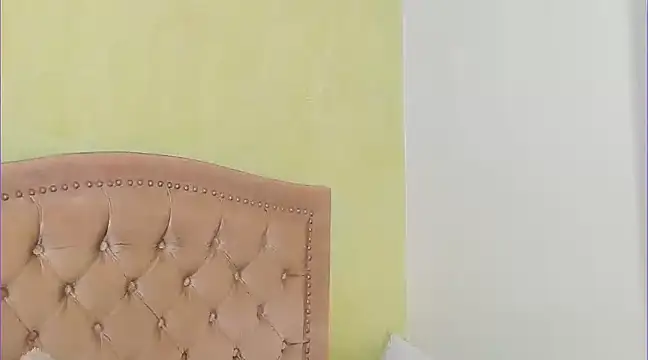 Snapshot of Luciluu20 chatting on January 2025 10:44:02 PM Luciluu20 online show from January 2025 10:44:02 PM