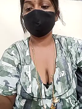 Snapshot of Renuma chatting on February 2025 04:07:02 AM Renuma online show from February 2025 04:07:02 AM