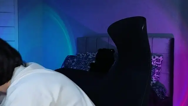 Stacy Gonzales  online show from February 2026 01:10:01 PM