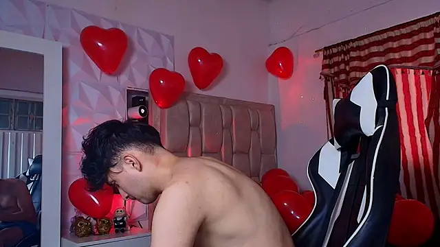 santyago taylor online show from February 2025 07:12:02 PM