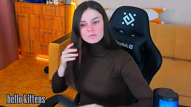 Lora Cain online show from December 2024 03:11:02 PM