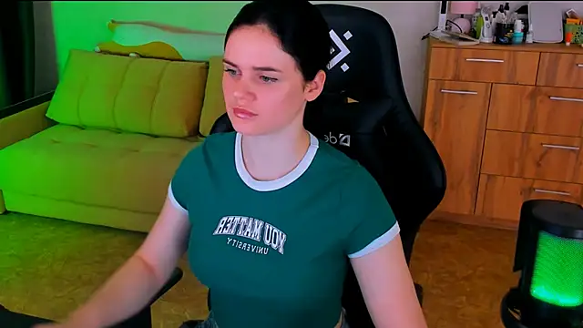 Lora Cain online show from March 2025 03:09:02 PM