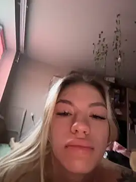 Snapshot of -Sexy_Barbie- chatting on November 2025 02:10:02 AM -Sexy Barbie- online show from November 2025 02:10:02 AM