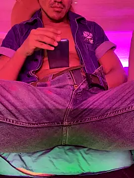 Snapshot of thesummerboy chatting on December 2024 11:22:02 AM thesummerboy online show from December 2024 11:22:02 AM