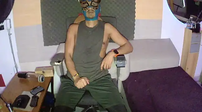 Snapshot of thesummerboy chatting on February 2025 09:58:01 AM thesummerboy online show from February 2025 09:58:01 AM