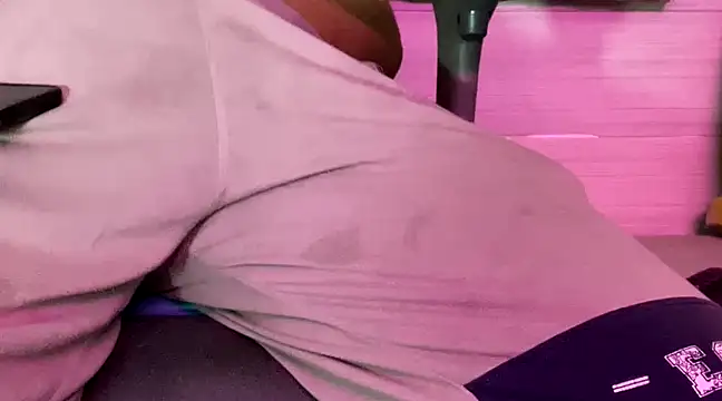 Snapshot of thesummerboy chatting on February 2025 01:50:01 PM thesummerboy online show from February 2025 01:50:01 PM