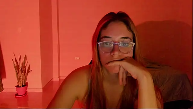 Snapshot of atenas_05_ chatting on February 2026 09:49:02 AM atenas 05 online show from February 2026 09:49:02 AM