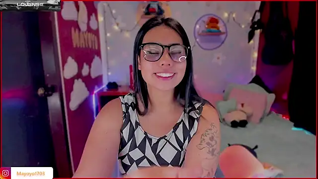 kiki cavilll online show from October 2025 02:05:02 PM